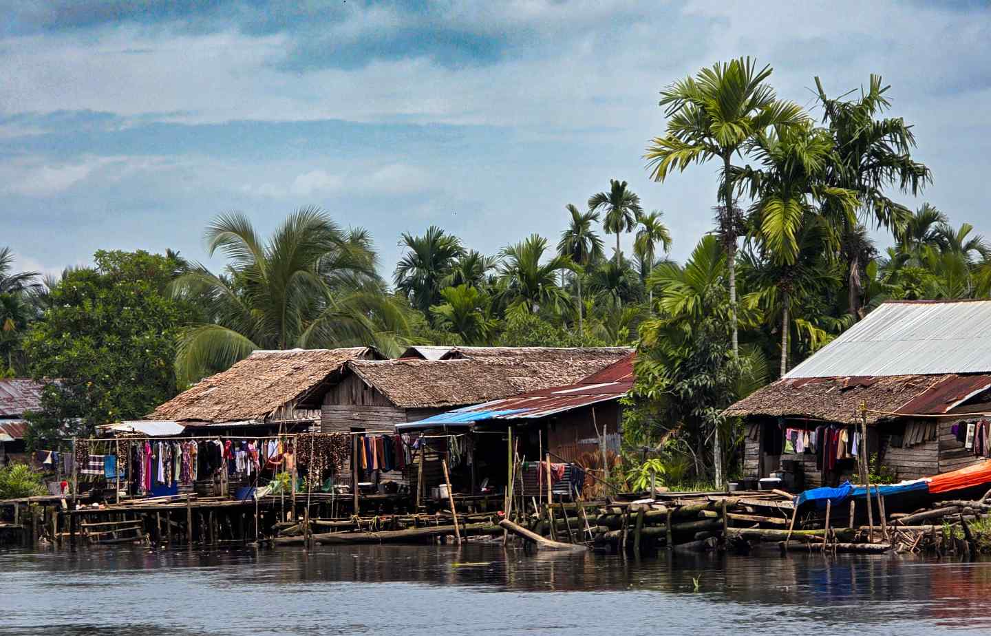 SUNGAI DAN KAMPUNG HALAMAN